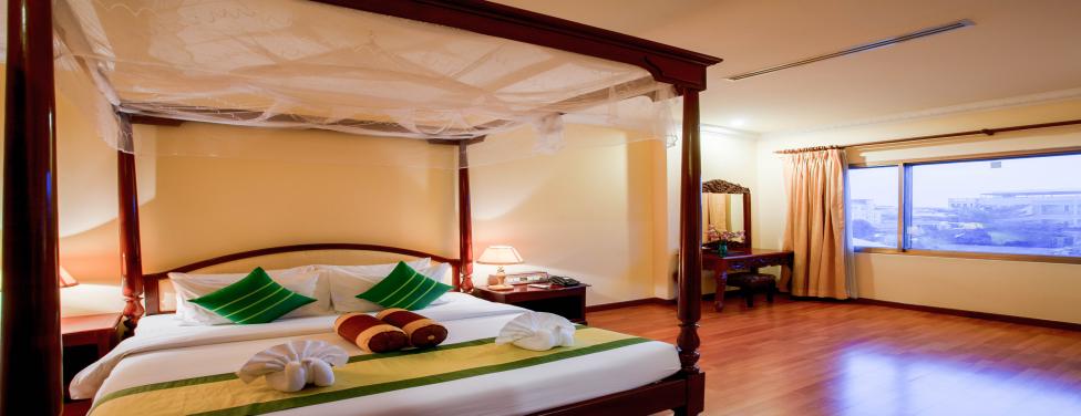 EXECUTIVE SUITE