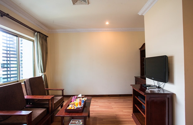 Suite Family Room