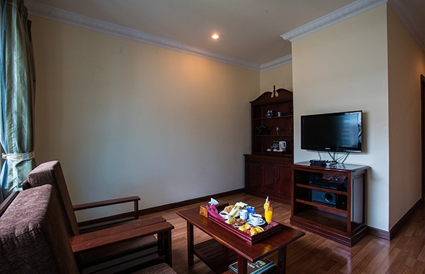 Suite Family Room